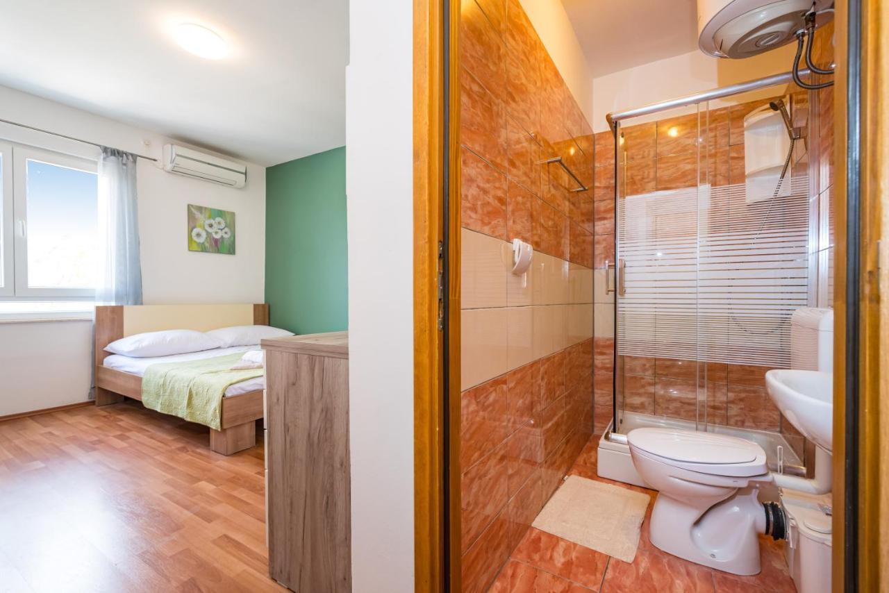 Studio And Rooms Zadar City Wall Екстериор снимка