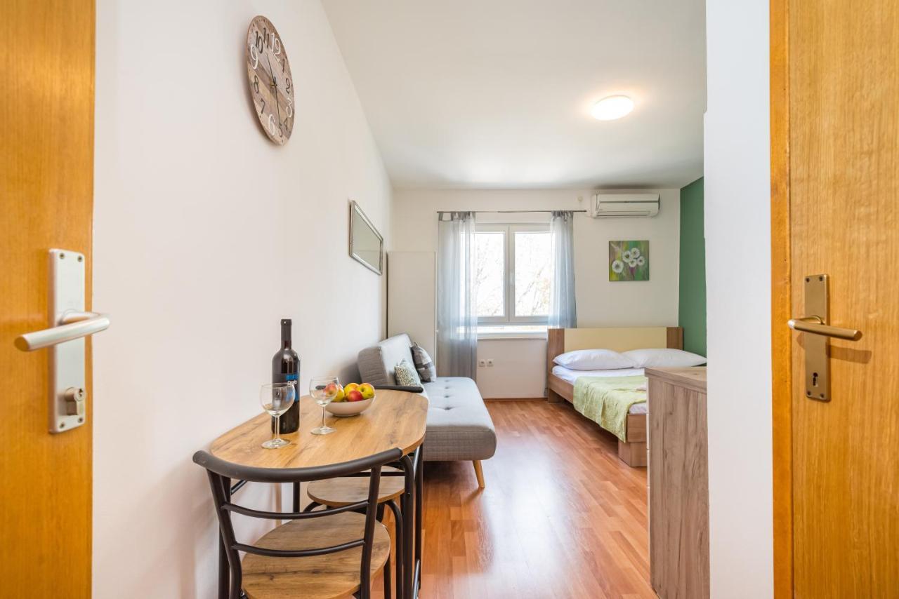 Studio And Rooms Zadar City Wall Екстериор снимка