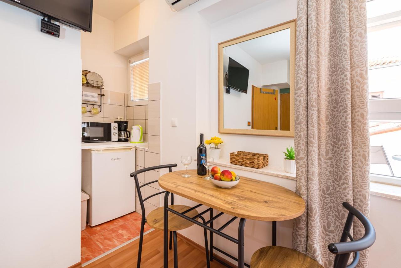 Studio And Rooms Zadar City Wall Екстериор снимка