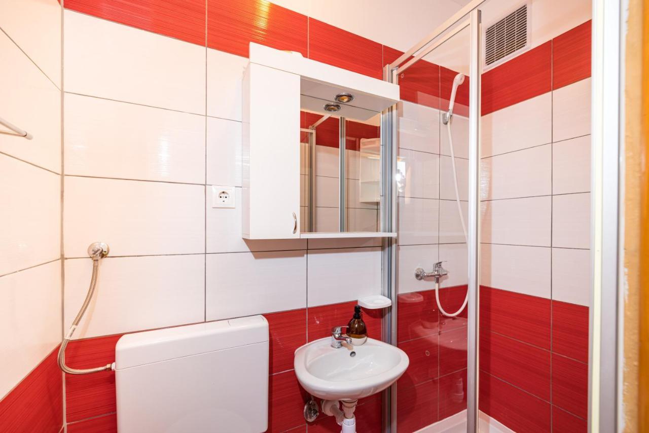 Studio And Rooms Zadar City Wall Екстериор снимка