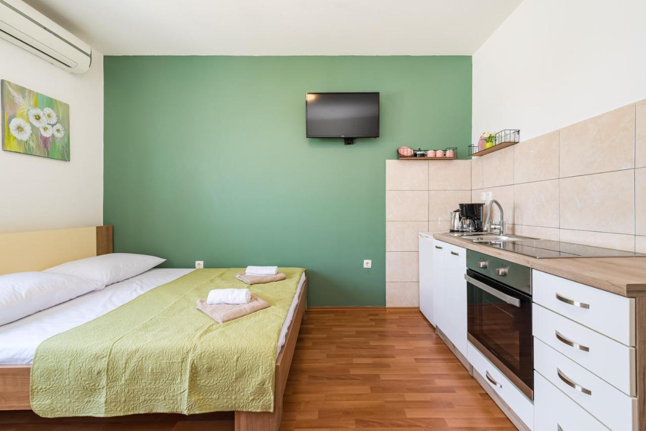 Studio And Rooms Zadar City Wall Екстериор снимка